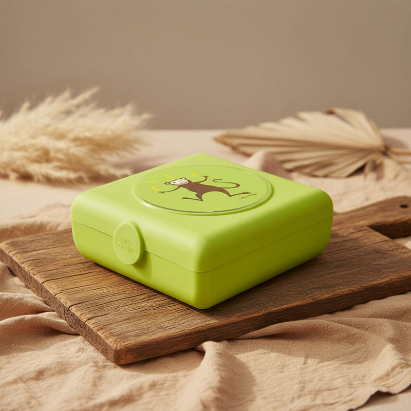 Grüne Sandwich Box für Babys mit Affenmotiv auf dem Deckel, ideal für das Pausebrot
