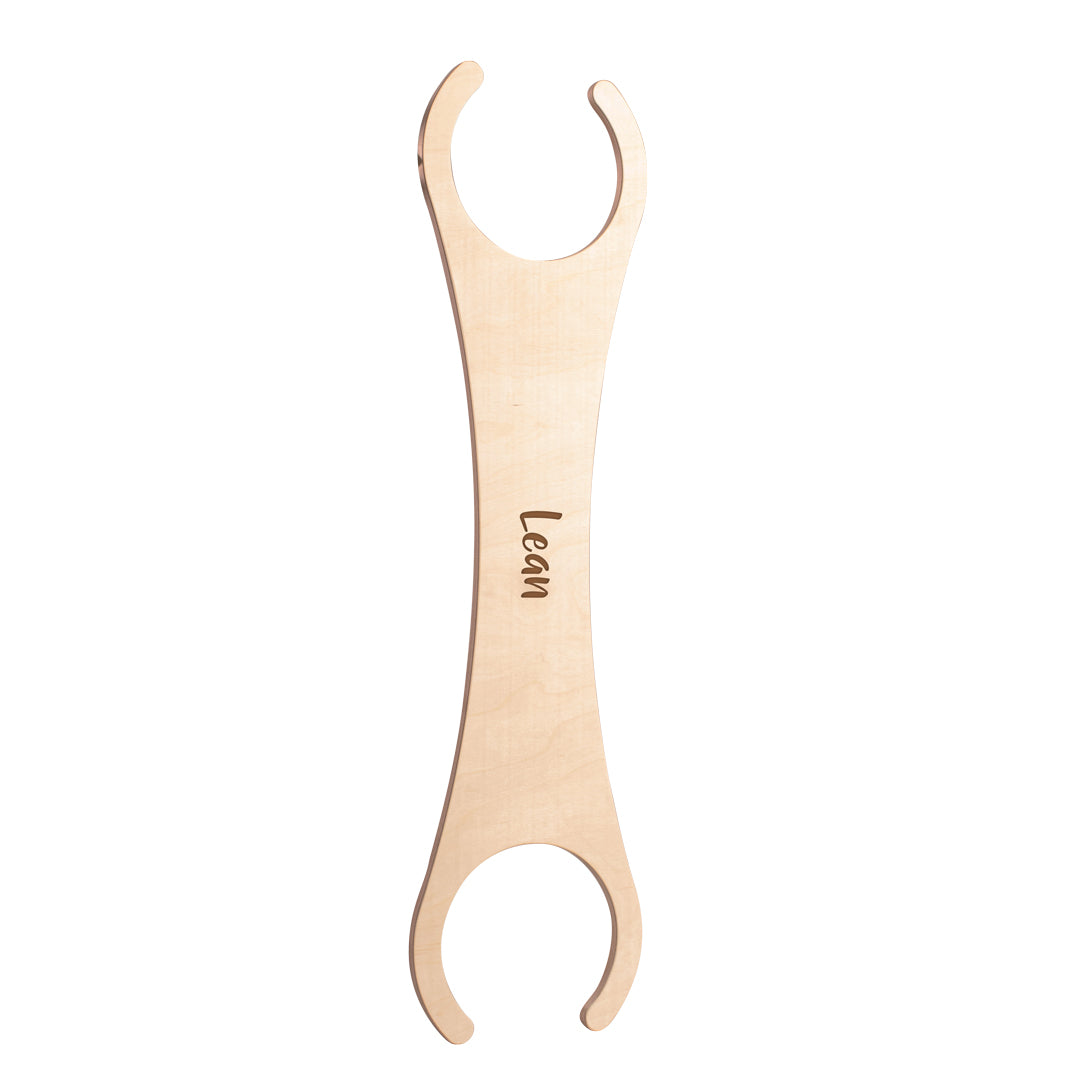 Personalisiertes tiSsi Balance Board schmal aus Holz mit Namen Lean für Kinder zur Förderung von Balance, Motorik und Bewegung