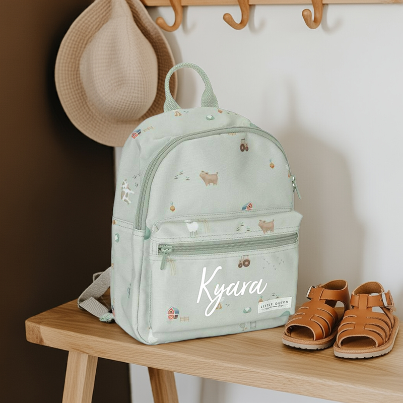 Personalisierter Kinderrucksack Little Farm mit Namen Kyara für Kindergarten, Kita und Ausflüge
