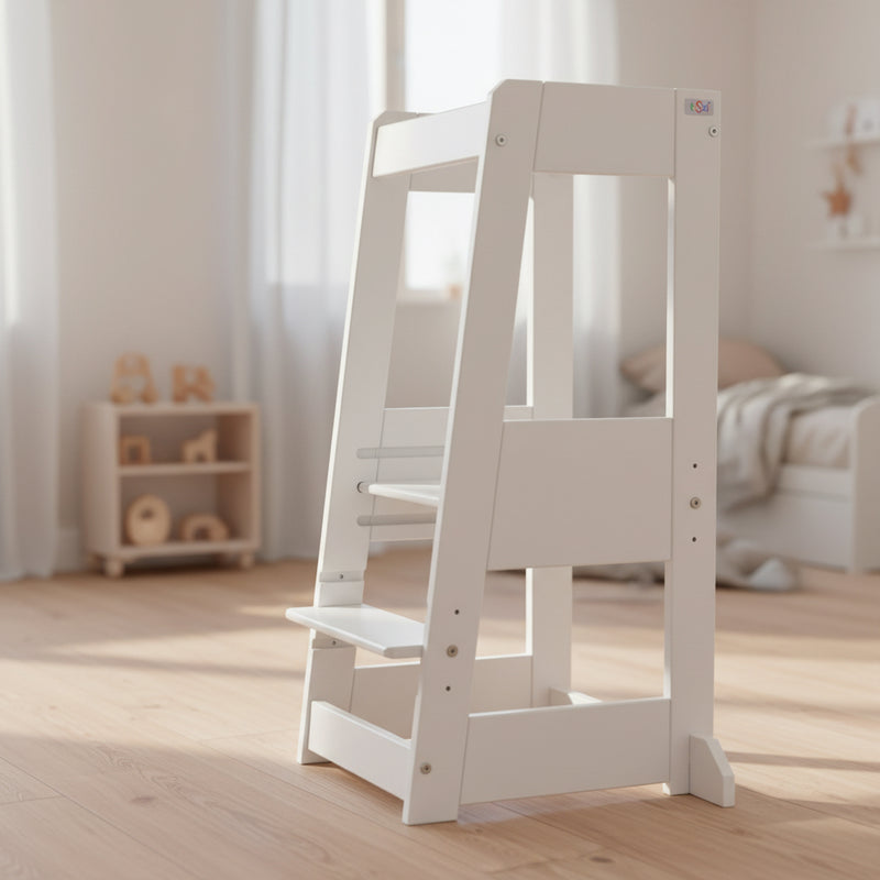 tiSsi® Lernturm in Weiß für Kinder – sicherer Montessori Lernturm für den Alltag bei Schmatzepuffer®
