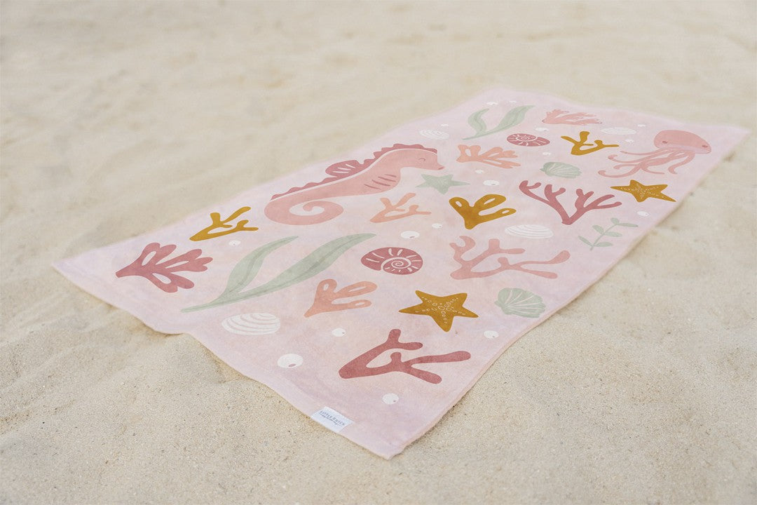 Weiches Kinder Badehandtuch mit Ocean Dreams Pink Motiv zum Abtrocknen nach dem Baden, Schwimmen oder Strandbesuch