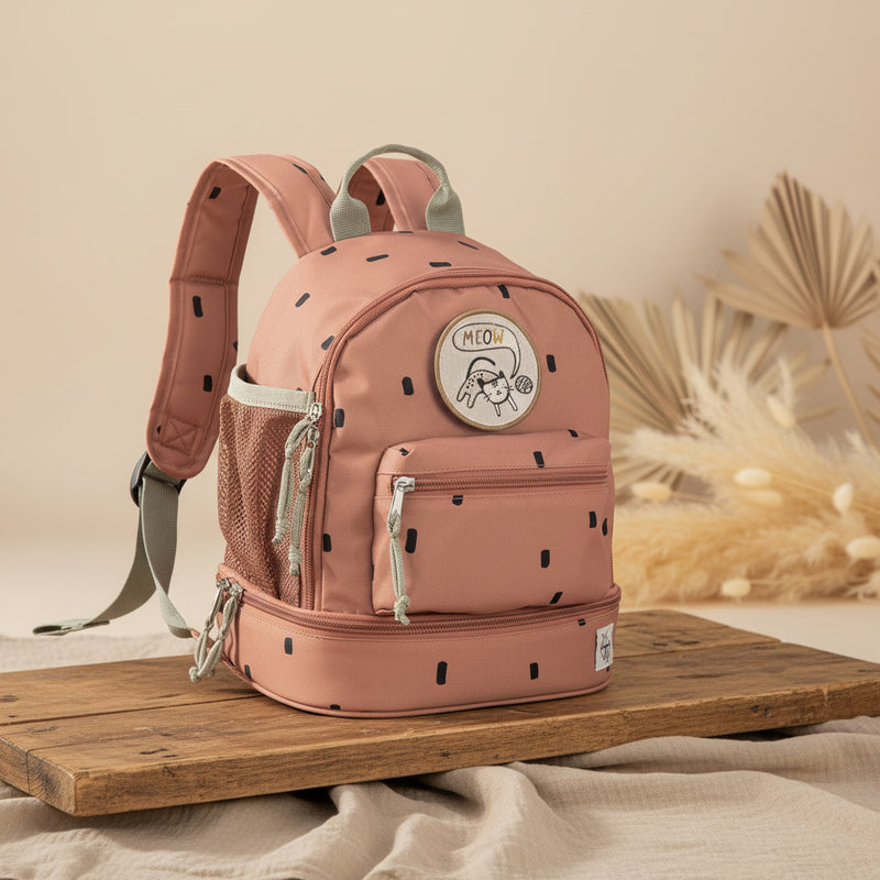 Kinder Rucksack Happy Prints in Karamell mit verstellbaren Schultergurten und viel Platz fuer Kindergarten, Ausfluege und den Alltag